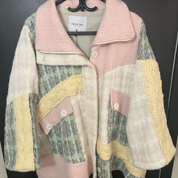 Tricot Chic Jacket. - Picture 2 of 16